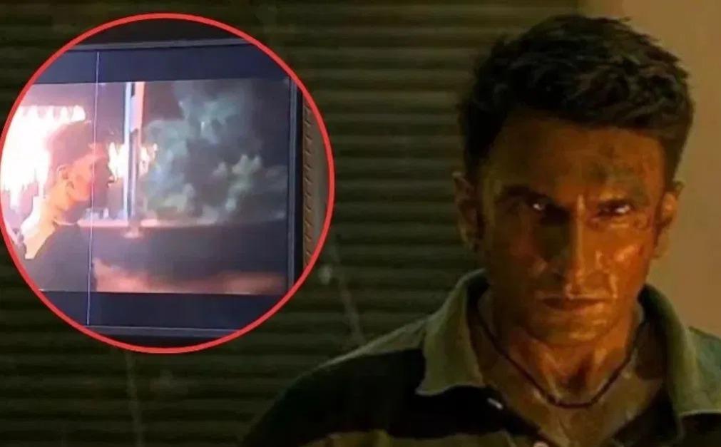 <p>સરહદ પાર 'ધુરંધર 2'નો જાદુ.....<span style="color: rgb(224, 62, 45);" data-mce-style="color: rgb(224, 62, 45);"><strong>પાકિસ્તાનના ખૂણે-ખૂણે ચોરી-છુપે વાયરલ થઈ ભારતીય ફિલ્મ</strong></span></p>