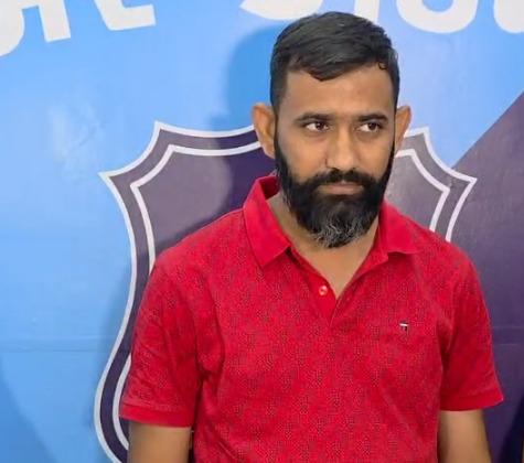 <p><span style="color: rgb(224, 62, 45);" data-mce-style="color: rgb(224, 62, 45);"><strong>સાવધાન! ફોરેક્સ ટ્રેડિંગમાં નફાની લાલચ પડી શકે છે ભારે :</strong></span> સુરત પોલીસે છેતરપીંડીના નેટવર્કનો પર્દાફાશ કર્યો, રોકાણકારે લખો રૂપિયા ગુમાવ્યા, એક આરોપી ઝડપાયો... </p>