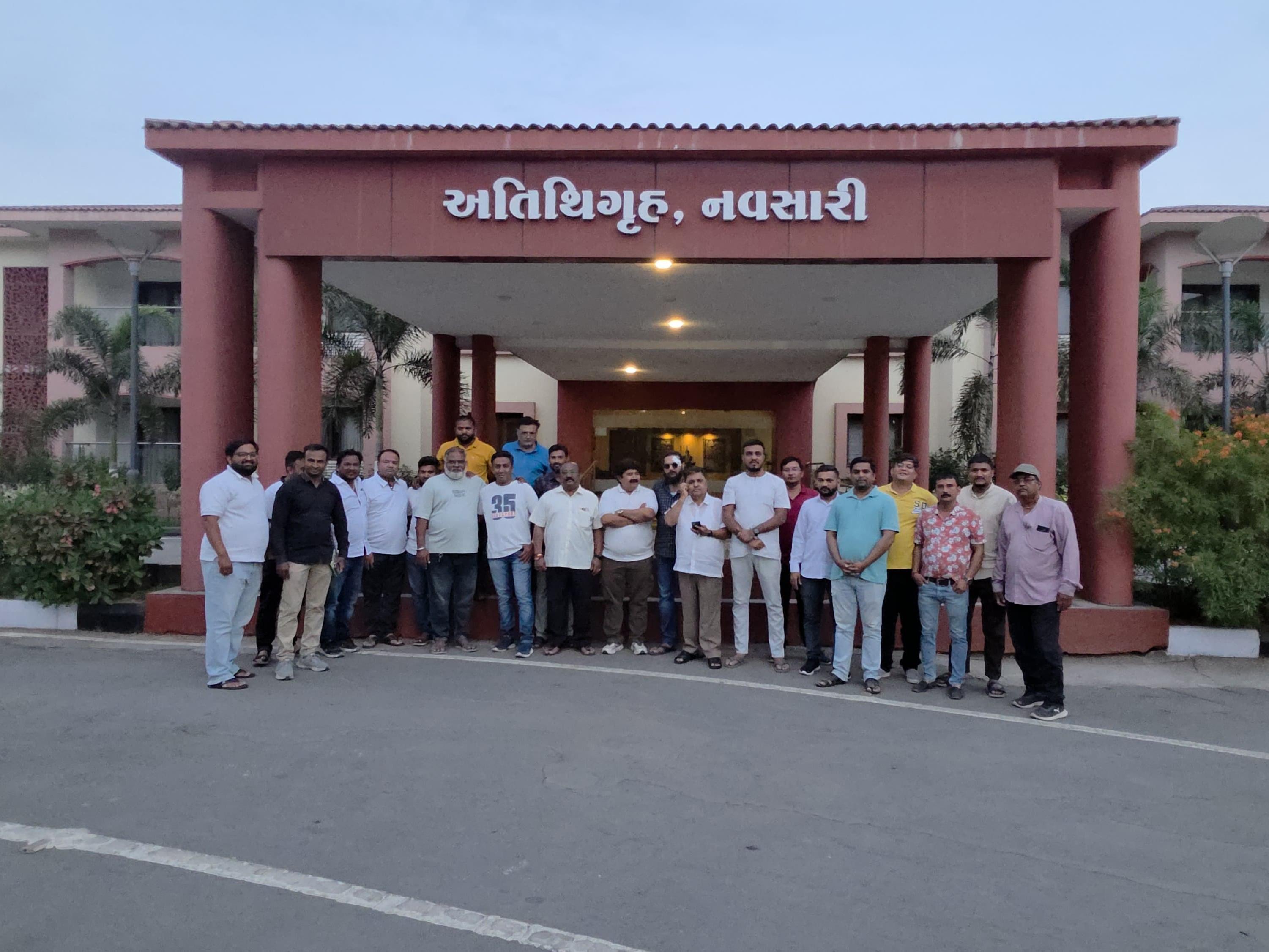 <p><strong><span style="color: rgb(224, 62, 45);" data-mce-style="color: rgb(224, 62, 45);">નવસારી કોંગ્રેસમાં મોટું ગાબડું: </span>સ્થાનિક સ્વરાજ્યની ચૂંટણી પહેલા 47 પદાધિકારીઓના સામૂહિક રાજીનામા</strong></p>