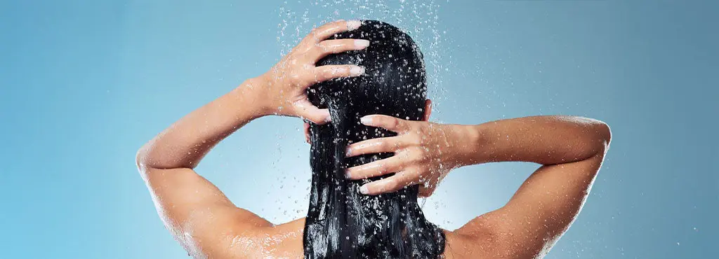 <p><span style="color: rgb(224, 62, 45);" data-mce-style="color: rgb(224, 62, 45);"><strong>શેમ્પૂ-કન્ડિશનરને કહો ટાટા-બાય બાય!</strong></span> આ કુદરતી વસ્તુઓથી વાળ બનશે રેશમી અને મુલાયમ</p>