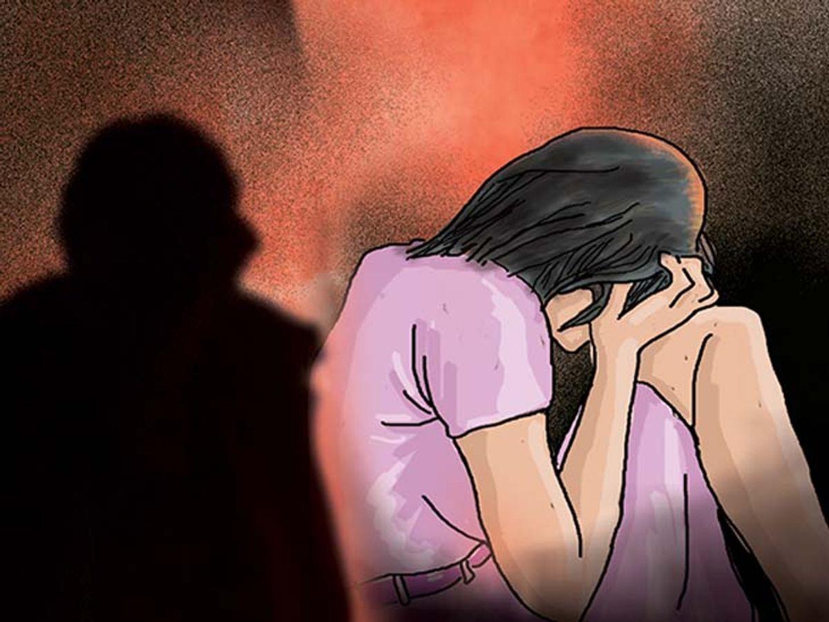 <p>કીડાણાની યુવતી પર દુષ્કર્મ આચરી, <span style="color: rgb(224, 62, 45);" data-mce-style="color: rgb(224, 62, 45);"><strong>તામિલનાડુનો શખ્સ સોનાના દાગીના અને લોનના લાખો રૂપિયા લઈ છૂમંતર</strong></span></p>