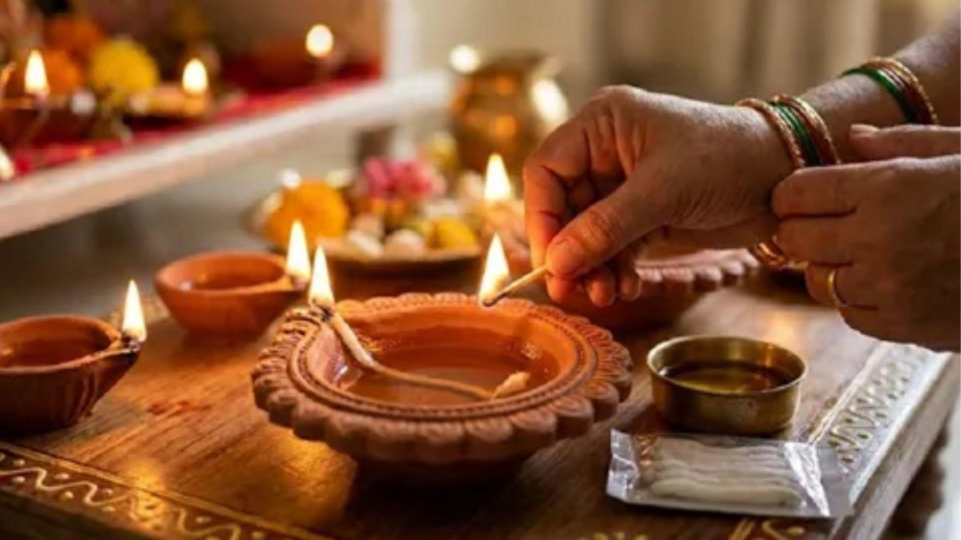 <p><span style="color: rgb(224, 62, 45);" data-mce-style="color: rgb(224, 62, 45);">જાગી જશે સૂતેલું ભાગ્ય, </span>આ નિયમથી પ્રગટાવો દીવો, ન કરો આ મોટી ભૂલો – ચૈત્ર નવરાત્રિમાં ખાસ જાણો</p>