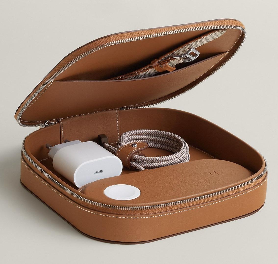 <p><span style="color: rgb(224, 62, 45);" data-mce-style="color: rgb(224, 62, 45);"><strong>₹5 લાખનું ચાર્જર અને ચાર્જિંગ સ્પીડ સાધારણ!</strong></span> Hermesની આ લક્ઝરી પ્રોડક્ટ જોઈ ટેક એક્સપર્ટ્સ પણ માથું ખંજવાળવા મજબૂર</p>