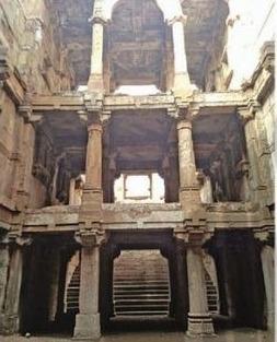 <p><span style="color: rgb(224, 62, 45);" data-mce-style="color: rgb(224, 62, 45);"><strong>World Water Day:</strong></span> તંત્રના દાવા પોકળ! અમદાવાદની પ્રાચીન વાવ બની કચરાપેટી?</p>