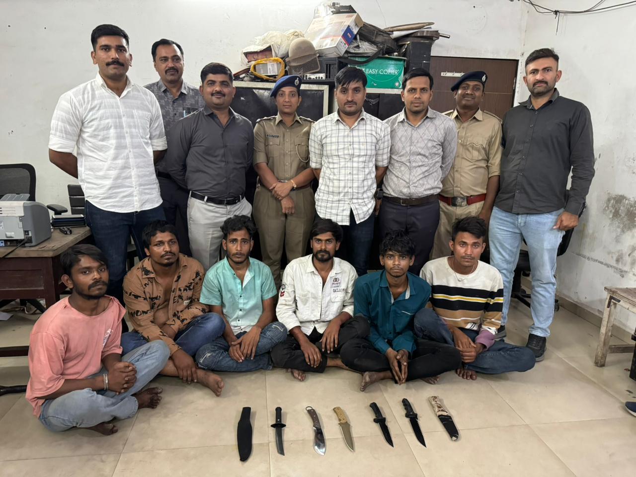 <p>સુરત : <span style="color: rgb(224, 62, 45);" data-mce-style="color: rgb(224, 62, 45);"><strong>માત્ર 1000 રૂપિયાની ઉઘરાણીમાં યુવકની હત્યાનો પ્રયાસ,</strong></span> પોલીસે ફિલ્મી ઢબે 7ને ઝડપ્યા... </p>