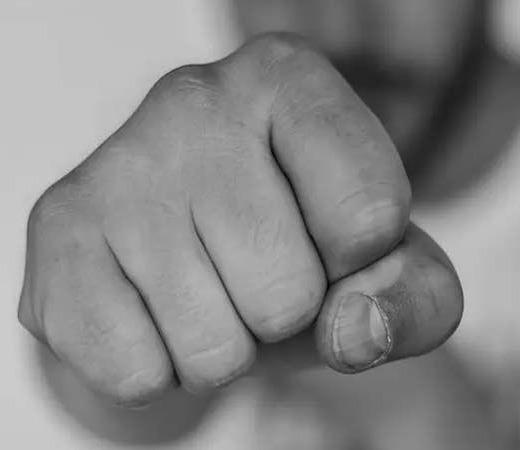 <p><span style="color: rgb(224, 62, 45);" data-mce-style="color: rgb(224, 62, 45);"><strong>વડોદરામાં ઈદની ખુશીઓ વચ્ચે હિંસા:</strong></span> મસ્જિદના કર્મચારી પર હુમલો થતા હોસ્પિટલમાં દાખલ</p>