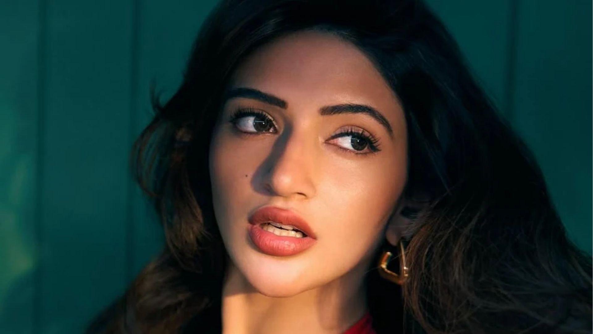 <p><span style="color: rgb(224, 62, 45);" data-mce-style="color: rgb(224, 62, 45);">ટ્રોલિંગથી પરેશાન કાર્તિક આર્યનની હીરોઈન,</span> એક્ટિંગ છોડવાના હતા આરે – રડતી હતી શ્રીલીલા</p>