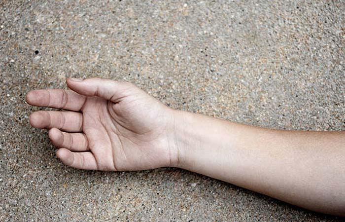 <p><span style="color: rgb(224, 62, 45);" data-mce-style="color: rgb(224, 62, 45);"><strong>જામનગરના યુવાન કોન્ટ્રાક્ટરનો ગળાફાંસો ખાઈ આપઘાત, </strong></span>કારણ અકબંધ</p>