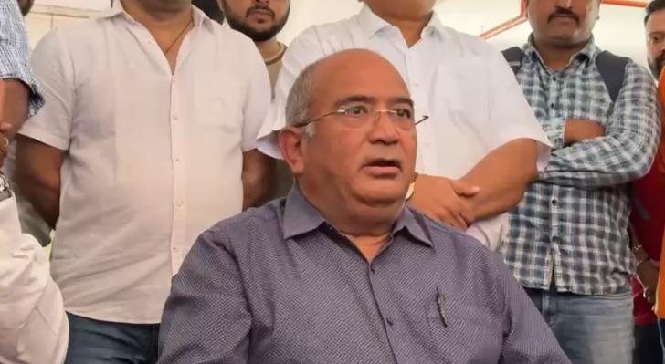 <p><span style="color: rgb(224, 62, 45);" data-mce-style="color: rgb(224, 62, 45);"><strong>રજાઓના કારણે સર્જાયું મિસ મેનેજમેન્ટ, હવે નહીં રહે અછત : </strong></span>પેટ્રોલ ડીઝલ એસોસિએશનના સેક્રેટરી ધીમંત ઘેલાણીનું નિવેદન... </p>