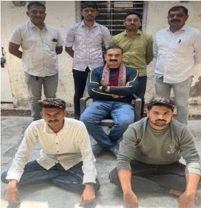 <p><span style="color: rgb(224, 62, 45);" data-mce-style="color: rgb(224, 62, 45);"><strong>ગેરકાયદસર પ્રવૃત્તિ કરનારાઓનો હવે ખેર નથી! </strong></span> 3 બુટલેગરો વિરુદ્ધ પાસા હેઠળ કાર્યવાહી કરતી LCB દેવભૂમિ દ્વારકા...</p>