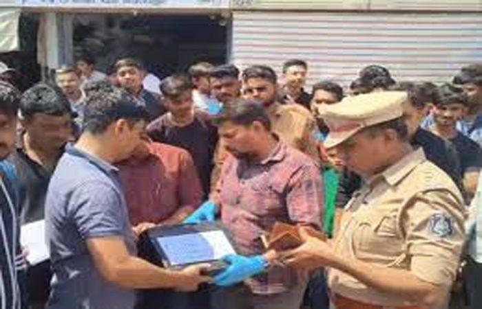 <p><span style="color: rgb(224, 62, 45);" data-mce-style="color: rgb(224, 62, 45);"><strong>ભાવનગરના ઈન્ડિયા હાઉસમાં પોલીસનું મેગા ઓપરેશન,</strong> </span>50 કારતૂસ ઝડપાયા</p>