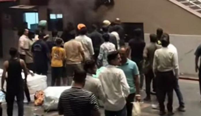 <p><span style="color: rgb(224, 62, 45);" data-mce-style="color: rgb(224, 62, 45);"><strong>સુરતના મિલેનિયમ-1 ટેક્સટાઈલ માર્કેટમાં ફરી ભીષણ આગ ફાટી નીકળી, </strong></span>ફાયર ફાઈટરની ટીમ ઘટનાસ્થળે</p>