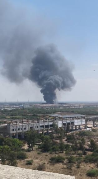 <p><span style="color: rgb(224, 62, 45);" data-mce-style="color: rgb(224, 62, 45);"><strong>સુરત : ખજોદ ડમ્પિંગ સાઇટમાં ફરી ભીષણ આગ, </strong></span>ફાયર બ્રિગેડનો કાફલો ઘટનાસ્થળે... </p>