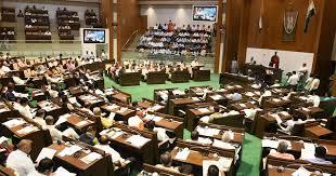 <p><strong>ગુજરાત વિધાનસભામાં પેટ્રોલ-ડીઝલની અછત મુદ્દે ભારે હોબાળો:<span style="color: rgb(224, 62, 45);" data-mce-style="color: rgb(224, 62, 45);">પક્ષ-વિપક્ષ વચ્ચે ઉગ્ર શાબ્દિક ટપાટપી</span></strong></p>