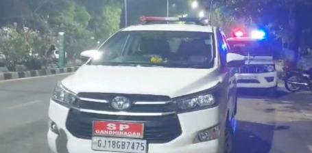 <p><strong>ગાંધીનગરના G-2 સર્કલ પાસે પ્લોટના સોદામાં લોહિયાળ ખેલ: <span style="color: rgb(224, 62, 45);" data-mce-style="color: rgb(224, 62, 45);">20 લાખની ઉઘરાણીમાં જાહેરમાં બે રાઉન્ડ ફાયરિંગ</span></strong></p>