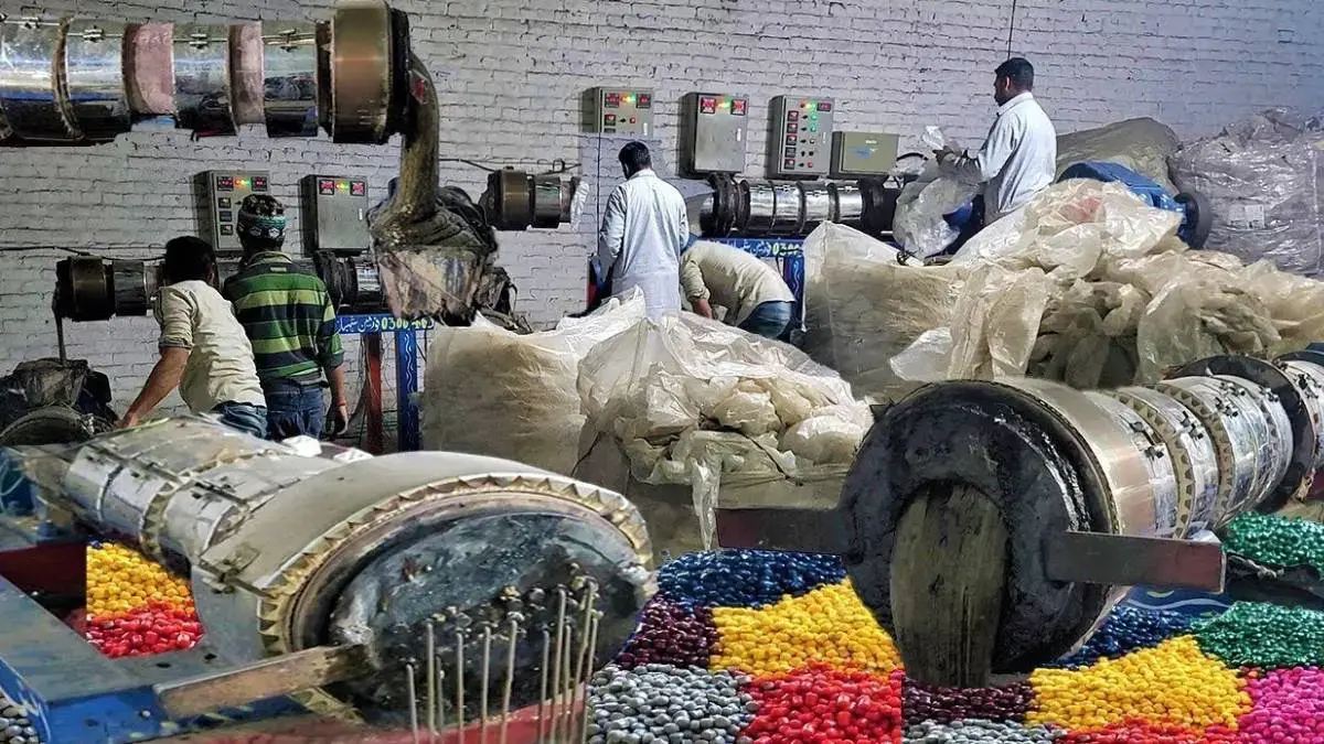 <p><strong><span style="color: rgb(224, 62, 45);" data-mce-style="color: rgb(224, 62, 45);">ધોરાજીનો પ્લાસ્ટિક ઉદ્યોગ મુશ્કેલીમાં,</span> રો-મટિરિયલના અભાવે 60% કારખાનાઓને લાગ્યા તાળા</strong></p>