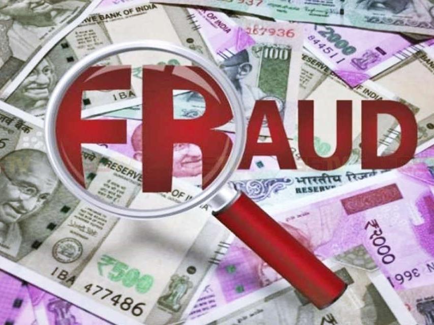 <p><strong><span style="color: rgb(224, 62, 45);" data-mce-style="color: rgb(224, 62, 45);">હરિયાણામાં બેંકિંગ કૌભાંડનો પર્દાફાશ :</span> </strong>IDFC બાદ હવે કોટક મહિન્દ્રા બેંકમાંથી નગર નિગમના ₹160 કરોડ ગાયબ, <strong>કાગળ પરની FD નીકળી નકલી...</strong></p>