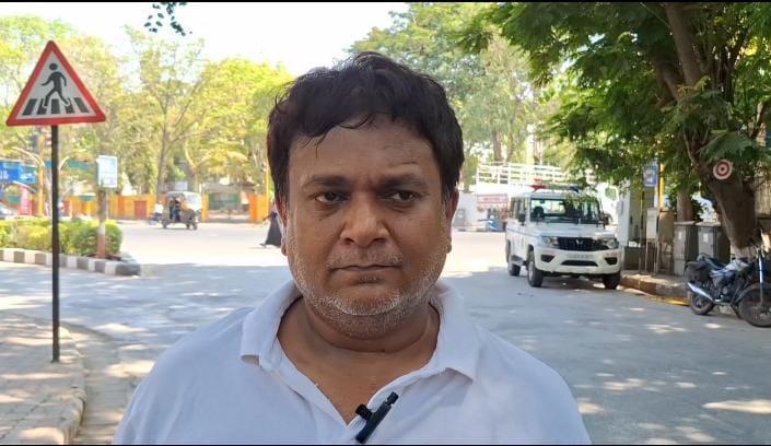 <p><span style="color: rgb(224, 62, 45);" data-mce-style="color: rgb(224, 62, 45);"><strong>સુરત કોંગ્રેસમાં આંતરિક વિખવાદ કે વ્યાજનું વિષચક્ર?</strong></span> પૂર્વ પ્રમુખ બાબુ રાયકાના પુત્ર સામે પોતાના જ કાર્યકર્તાની પોલીસ ફરિયાદ</p>