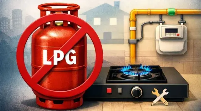 <p>સિલિન્ડરના દિવસો ભરાયા? <span style="color: rgb(224, 62, 45);" data-mce-style="color: rgb(224, 62, 45);"><strong>તમારા ઘર પાસે ગેસ લાઈન હોય તો તરત કરાવો કનેક્શન, </strong></span>3 મહિનાની નોટિસ બાદસિલિન્ડરની સુવિધા છીનવાઈ જશે</p>