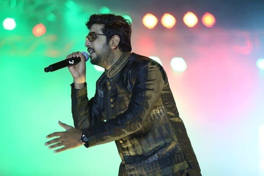 <p><span style="color: rgb(224, 62, 45);" data-mce-style="color: rgb(224, 62, 45);"><strong>હવે નહીં સંભળાય 'ચાલ જીવી લઈએ' ફેમ જીગરાનો અવાજ : </strong></span>સિંગર જીગરાદાન ગઢવીએ ગુજરાતી ફિલ્મો અને મ્યુઝિક લેબલ્સમાંથી લીધી નિવૃત્તિ...</p>