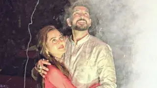 <p class="p1"><span class="s1"><span style="color: rgb(224, 62, 45);" data-mce-style="color: rgb(224, 62, 45);">તેજસ્વી પ્રકાશ અને કરણ કુંદ્રાએ કરી લીધા ગુપ્ત લગ્ન? </span>સોશિયલ મીડિયા પર વાયરલ થઈ ફોટો અને અફવાઓ</span></p>