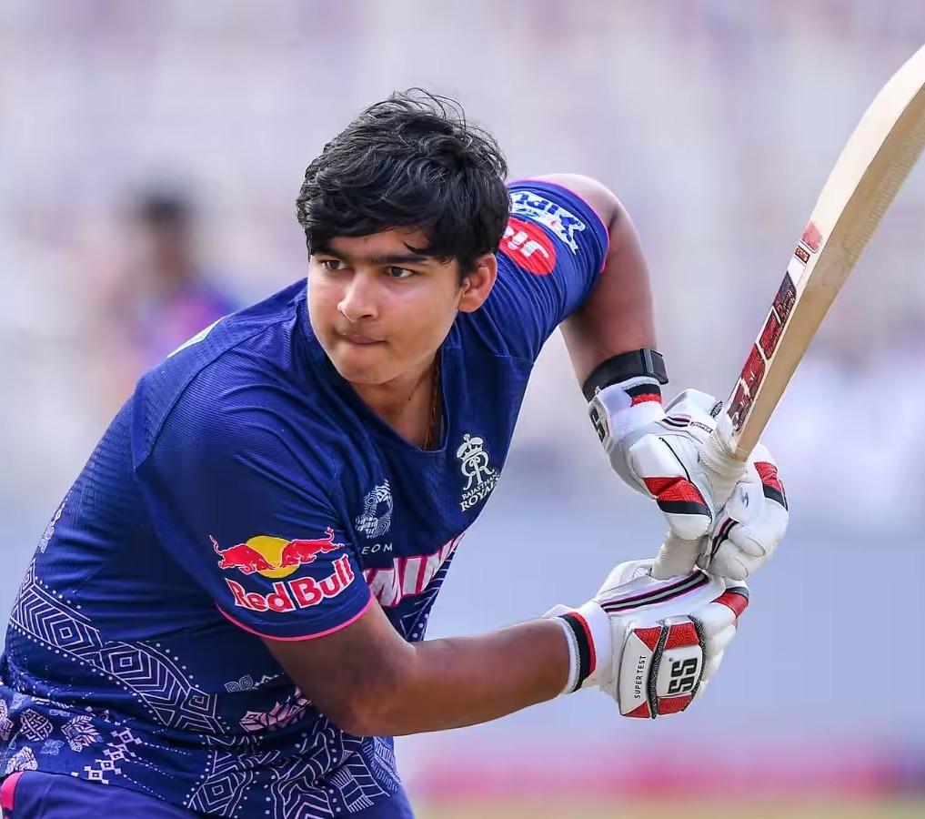 <p>કોણ છે કરીમ જનત? <span style="color: rgb(224, 62, 45);" data-mce-style="color: rgb(224, 62, 45);"><strong>IPL કરિયર શરૂ થતા પહેલા જ વૈભવ સૂર્યવંશીએ કરી દીધી ખતમ, </strong></span>જાણો તે રોમાંચક મેચનો કિસ્સો</p>