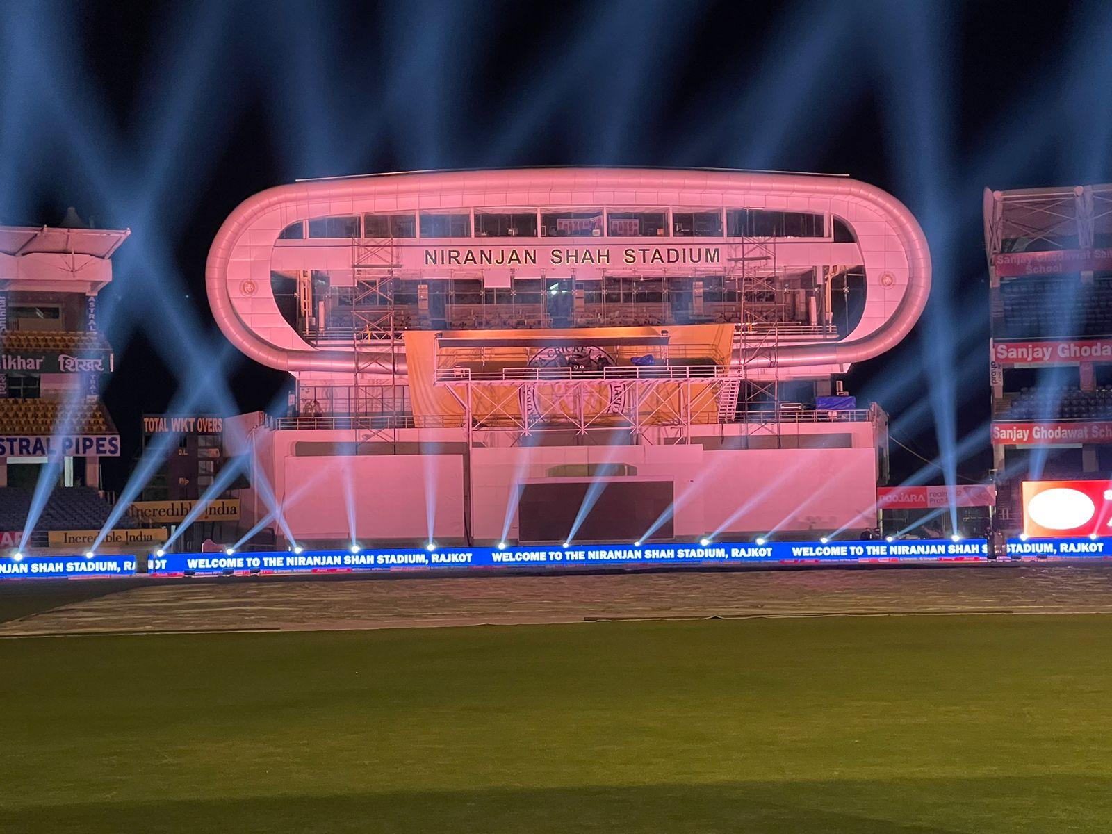 <p><span style="color: rgb(224, 62, 45);" data-mce-style="color: rgb(224, 62, 45);"><strong>રાજકોટના આંગણે ફરી જામશે ક્રિકેટ જંગ!</strong></span> 22 ડિસેમ્બરે ભારત-શ્રીલંકા વચ્ચે નિરંજન શાહ સ્ટેડિયમમાં રમાશે પ્રથમ T20 મેચ</p>