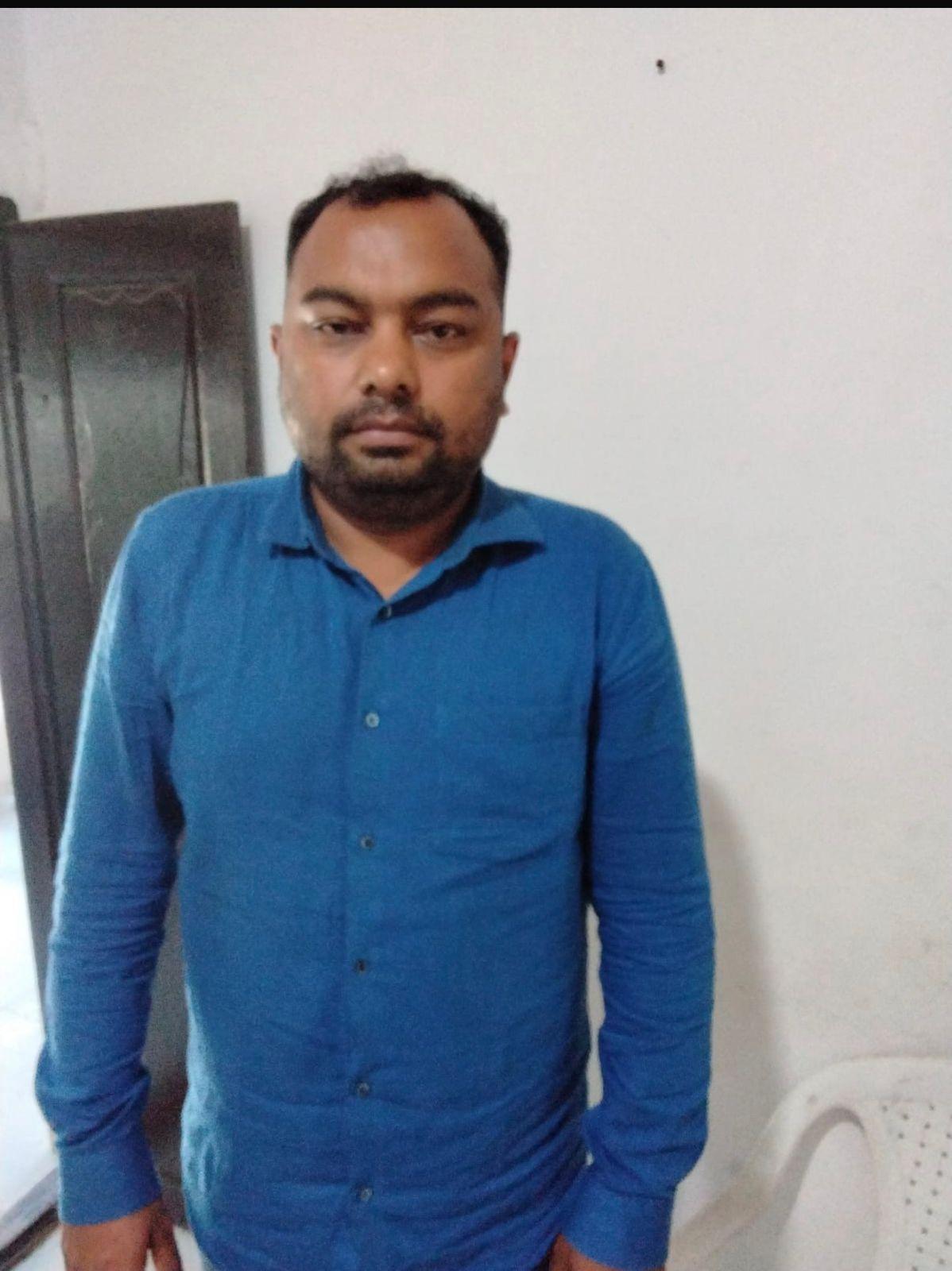 <p><span style="color: rgb(224, 62, 45);" data-mce-style="color: rgb(224, 62, 45);"><strong>સુરત ઈન્ટરનેશનલ એરપોર્ટ પર 'મારી પાસે બૉમ્બ છે' કહી યુવકે એરપોર્ટ સ્ટાફના શ્વાસ અધ્ધર કર્યા,</strong></span> યુવકની અટકાયત કરી...</p>