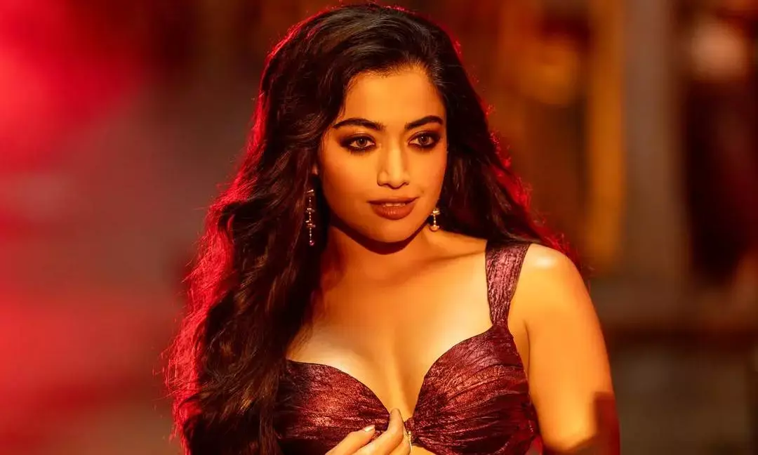 <p>લગ્ન બાદ રશ્મિકા મંદાના શૂટિંગમાં બિઝી.....<span style="color: rgb(224, 62, 45);" data-mce-style="color: rgb(224, 62, 45);"><strong>ફેન્સ બોલ્યા- 'ડેડિકેશન હોય તો આવું'</strong></span></p>