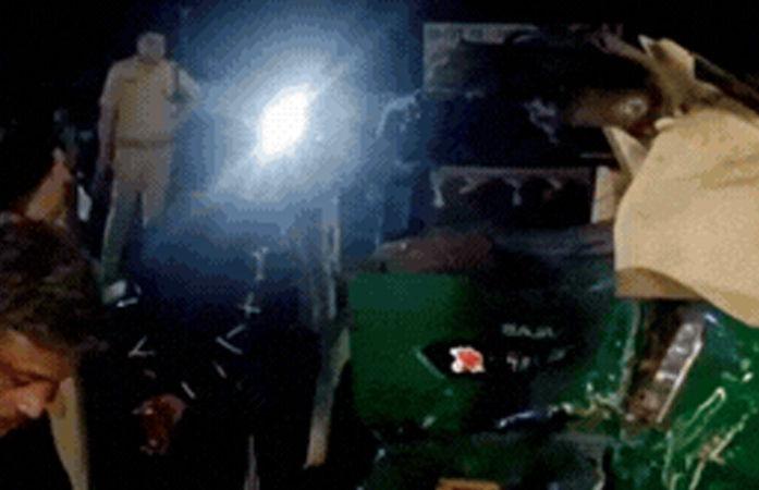 <p><span style="color: rgb(224, 62, 45);" data-mce-style="color: rgb(224, 62, 45);"><strong>મધ્યપ્રદેશમાં ગમખ્વાર અકસ્માત, </strong></span>માતાના દર્શન કરી પાછા ફરતા 5 શ્રદ્ધાળુઓને કાળ ભરખી ગયો</p>