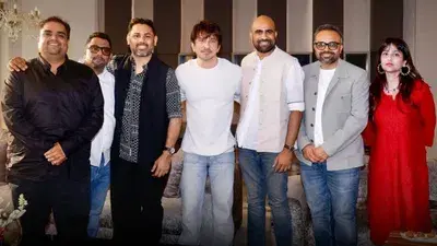 <p><span style="color: rgb(224, 62, 45);" data-mce-style="color: rgb(224, 62, 45);"><strong>આવી રહ્યો છે 'ધબકારો'</strong></span>...નેશનલ એવોર્ડ વિજેતા ડાયરેક્ટર અભિષેક શાહે મોસ્ટ અવેટેડ ગુજરાતી ફિલ્મની રિલીઝ ડેટ જાહેર કરી</p>