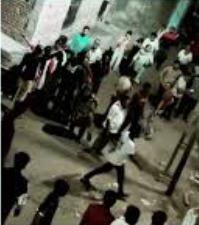 <p><strong> પંચમહાલમાં પથ્થરમારો અને હિંસક ધિંગાણું: <span style="color: rgb(224, 62, 45);" data-mce-style="color: rgb(224, 62, 45);">કાલોલમાં છેડતીના મુદ્દે બે જૂથ વચ્ચે અથડામણ</span></strong></p>