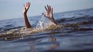 <p><strong><span style="color: rgb(224, 62, 45);" data-mce-style="color: rgb(224, 62, 45);">પોરબંદરમાં માસૂમોના મોતથી આક્રંદ:</span> તળાવમાં ન્હાવા પડેલા બે કિશોરો ડૂબ્યા</strong></p>