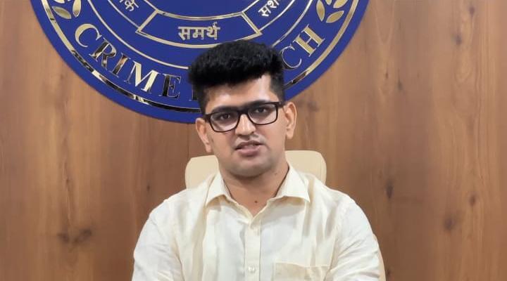 <p>'જેવી ભાષામાં સમજશો એવી જ ભાષામાં જવાબ મળશે' <span style="color: rgb(224, 62, 45);" data-mce-style="color: rgb(224, 62, 45);"><strong>રાજકોટની ઇભલા ગેંગને ભોં ભીતર કરવા પોલીસ કટિબદ્ધ</strong></span></p>