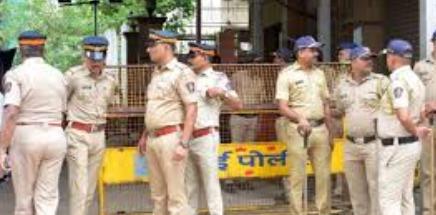 <p><strong><span style="color: rgb(224, 62, 45);" data-mce-style="color: rgb(224, 62, 45);">T20 વર્લ્ડકપ ટિકિટ કૌભાંડ: </span>અંડર-19ના પૂર્વ ક્રિકેટરની મુંબઈ પોલીસે કરી ધરપકડ</strong></p>