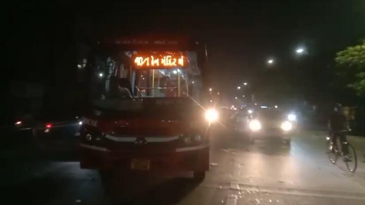 <p><span style="color: rgb(224, 62, 45);" data-mce-style="color: rgb(224, 62, 45);"><strong>અમદાવાદમાં રિક્ષાચાલકની દાદાગીરી : </strong></span>ભુલાભાઈ ચાર રસ્તા પાસે AMTS બસમાં ત્રણ શખ્સોએ તોડફોડ અને ડ્રાઈવર પર કર્યો હુમલો... </p>