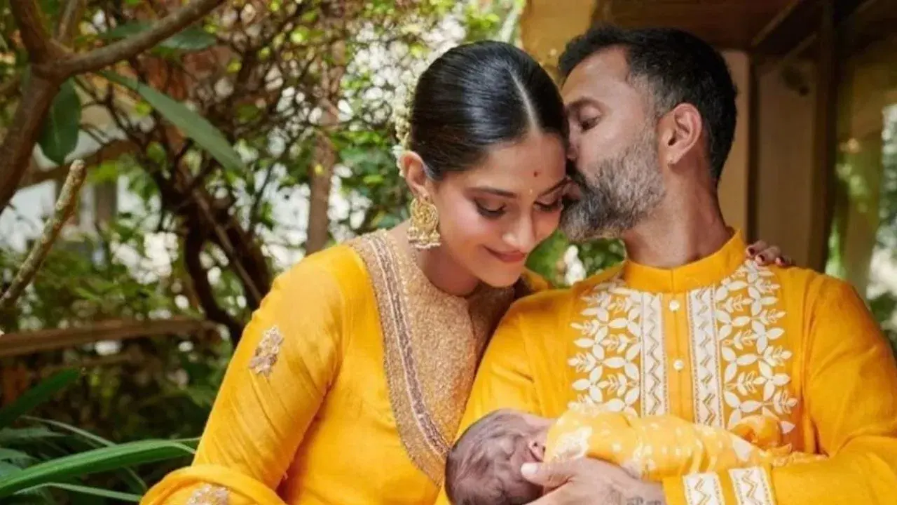 <p><span style="color: rgb(224, 62, 45);" data-mce-style="color: rgb(224, 62, 45);"><strong>અનિલ કપૂર ફરી બન્યા નાના....</strong></span>સોનમ કપૂરના ઘરે બીજા 'રાજકુમાર'નું આગમન</p>