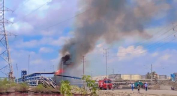 <p><span style="color: rgb(224, 62, 45);" data-mce-style="color: rgb(224, 62, 45);"><strong>કચ્છના જૂના કંડલામાં LPG લાઈનમાં લાગી ભીષણ આગ : </strong></span>ફાયર બ્રિગેડનો કાફલો ઘટનાસ્થળે... </p>