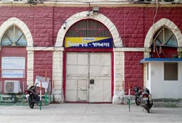 <p><strong>જામનગર જિલ્લા જેલમાં <span style="color: rgb(224, 62, 45);" data-mce-style="color: rgb(224, 62, 45);">મોબાઈલ મળી આવતા ખળભળાટ</span></strong></p>