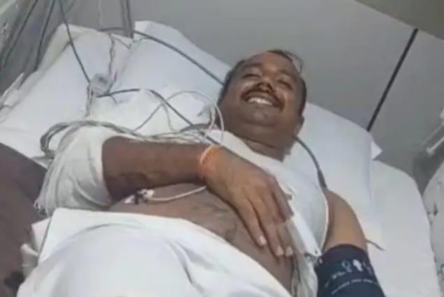 <p><span style="color: rgb(224, 62, 45);" data-mce-style="color: rgb(224, 62, 45);"><strong>રાજકોટ : PSIની રિવોલ્વરમાંથી અચાનક છૂટી ગોળી</strong></span>, રિવોલ્વર સાફ કરતા સમયે થયું મિસફાયર, PSI સહિત એક મહિલા ઈજાગ્રસ્ત</p>