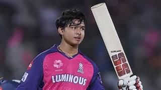 <p data-path-to-node="2"><strong data-path-to-node="2" data-index-in-node="0"><span style="color: rgb(224, 62, 45);">વૈભવ સૂર્યવંશીની તોફાની બેટિંગ! 15 વર્ષની ઉંમર,</span> 15 બોલમાં ફિફ્ટી... છતાં ટીમ ઇન્ડિયા હજુ દૂર, ક્યારે ખુલશે નસીબના દ્વાર?</strong></p>
<p data-path-to-node="3">&nbsp;</p>