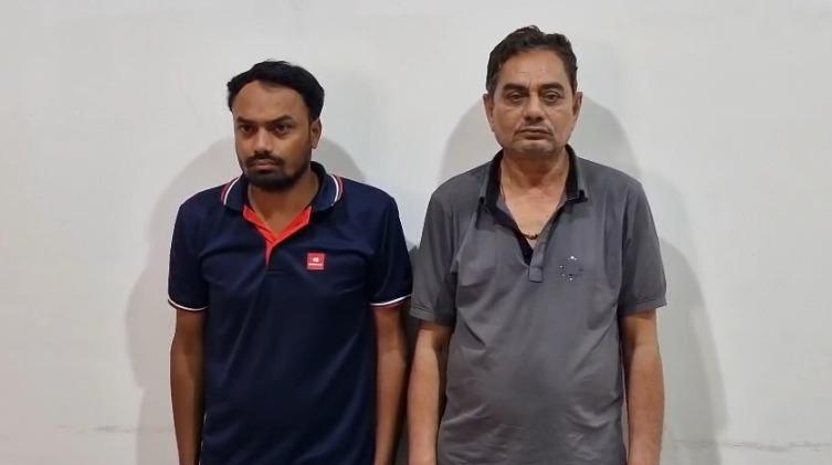 <p><span style="color: rgb(224, 62, 45);" data-mce-style="color: rgb(224, 62, 45);"><strong>ભરોસો રાખવો ભારે પડ્યો! </strong></span>રાજકોટમાં 'મીશા' પેઢીના નામે મિત્ર સાથે જ મિત્રએ આચરી કરોડોની છેતરપિંડી, <strong>બે આરોપી ઝડપાયા...</strong></p>