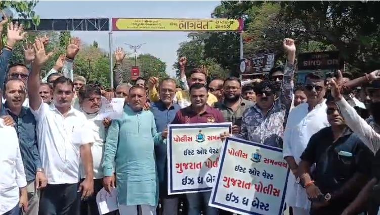 <p><span style="color: rgb(224, 62, 45);" data-mce-style="color: rgb(224, 62, 45);"><strong>રાજકોટમાં DCP જગદીશ બાંગરવાના સમર્થનમાં જનસેલાબ ઉમટ્યો :</strong></span> 'પોલીસ ઈઝ ધ બેસ્ટ'ના પોસ્ટરો સાથે ભવ્ય રેલી યોજાઈ</p>