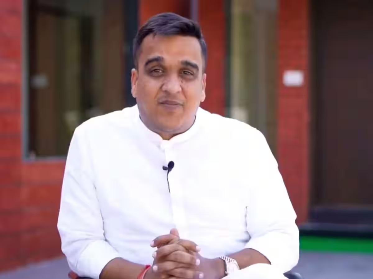 <p>ગાંધીનગર : <span style="color: rgb(224, 62, 45);" data-mce-style="color: rgb(224, 62, 45);"><strong>હર્ષ સંઘવીની ઉપસ્થિતિમાં ખેતી બેંક દ્વારા અકસ્માત વીમાના ચેક અને નિમણૂક પત્રોનું વિતરણ;</strong></span> આ ખેડૂતોને મળશે ₹11 લાખનું સુરક્ષા કવચ</p>