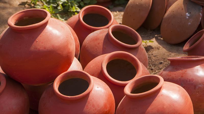 <p><span style="color: rgb(224, 62, 45);" data-mce-style="color: rgb(224, 62, 45);"><strong>ખબરદાર!</strong><strong> નવું માટલું લાવ્યા પછી સીધું જ પાણી ન ભરો</strong></span><strong><span style="color: rgb(224, 62, 45);" data-mce-style="color: rgb(224, 62, 45);">,</span> </strong>પહેલા આ સાવચેતી જરૂર રાખો</p>