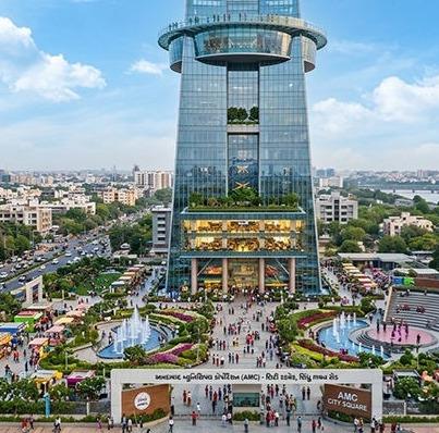 <p><span style="color: rgb(224, 62, 45);" data-mce-style="color: rgb(224, 62, 45);"><strong>અમદાવાદ બનશે ન્યુયોર્ક જેવું! </strong></span>સિંધુ ભવનમાં ‘સિટી સ્ક્વેર’ માટે ટેન્ડર જાહેર, સ્કાય વોક બનશે પ્રવાસીઓનું નવું આકર્ષણ</p>