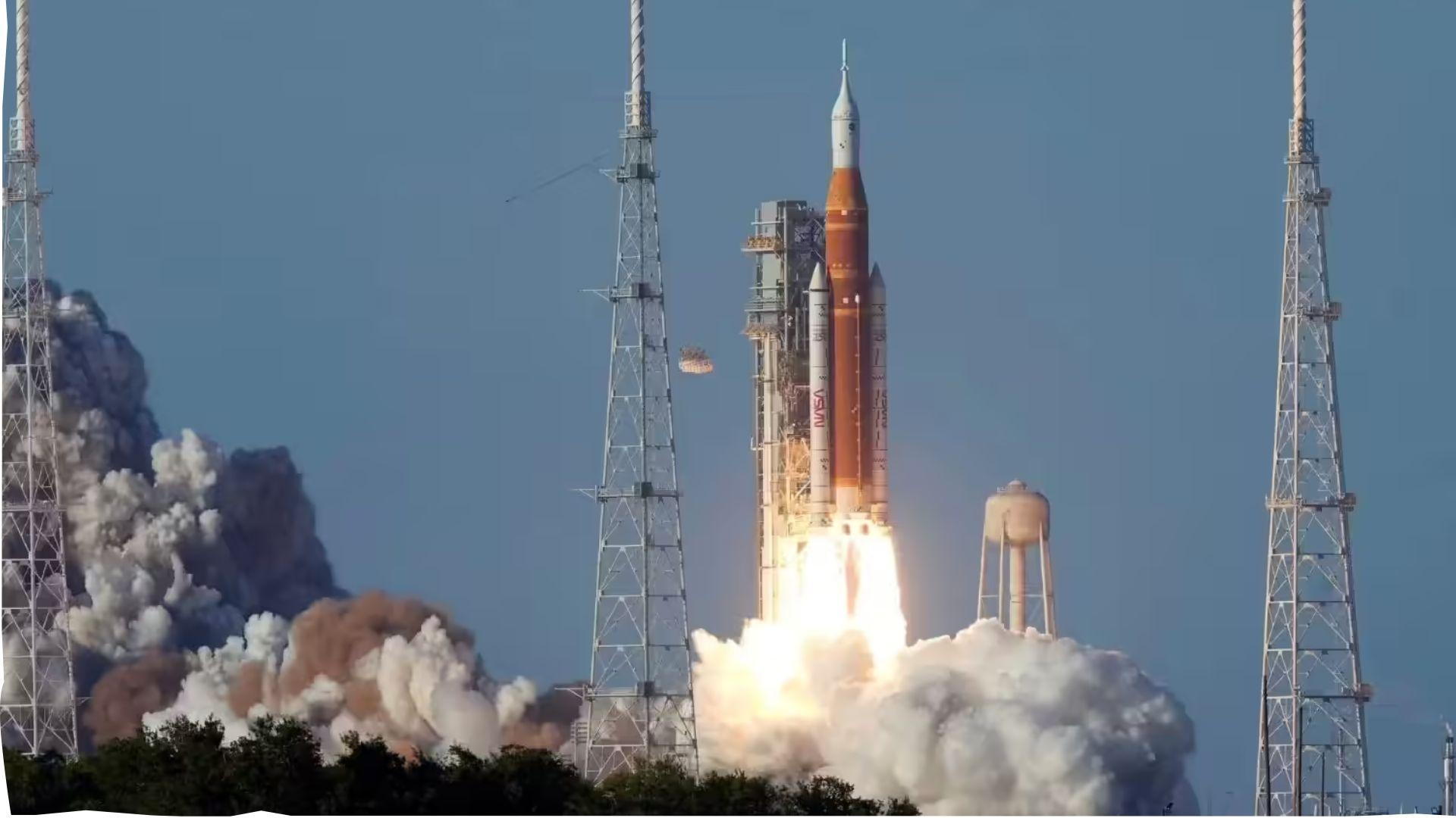 <p><span style="color: rgb(224, 62, 45);" data-mce-style="color: rgb(224, 62, 45);">નાસાનું આર્ટેમિસ-2 મિશન લોન્ચ: </span>4 અંતરિક્ષ યાત્રીઓ ચંદ્રની યાત્રાએ રવાના, 50 વર્ષ પછી માનવયુક્ત અંતરિક્ષયાનના સિગ્નલ મળ્યા</p>