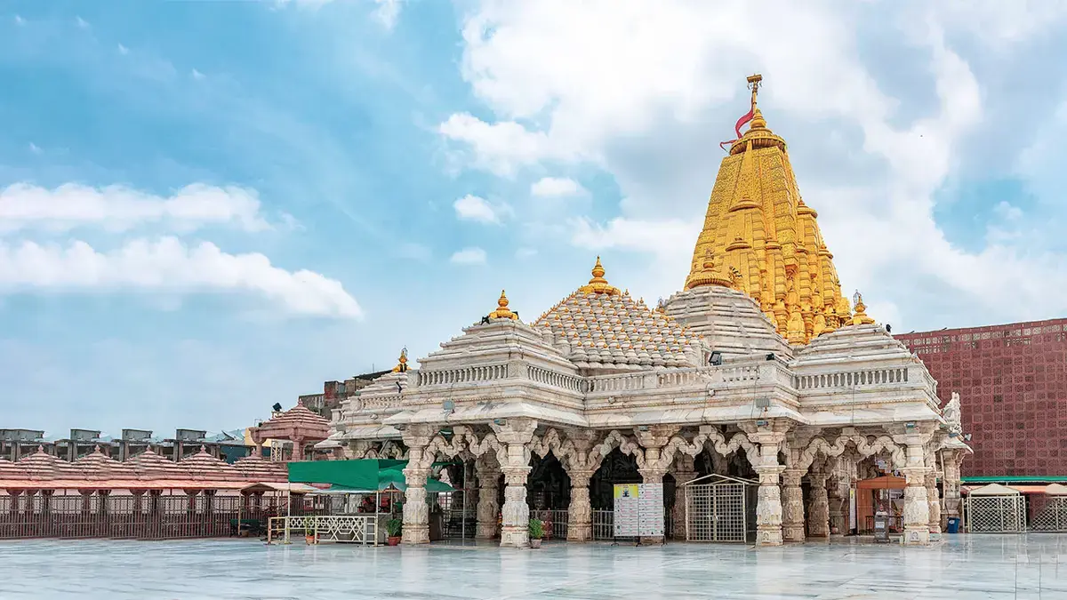 <p><span style="color: rgb(224, 62, 45);" data-mce-style="color: rgb(224, 62, 45);"><strong>ચૈત્રી પૂર્ણિમાનું વિશેષ મહાત્મ્ય: </strong></span>ખેડબ્રહ્મા અંબાજી મંદિરે હજારો માઈભક્તોએ શીશ ઝુકાવ્યું</p>