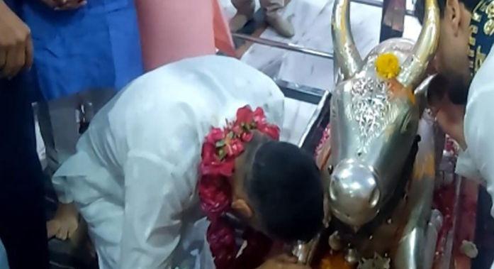 <p><span style="color: rgb(224, 62, 45);" data-mce-style="color: rgb(224, 62, 45);"><strong>શ્રદ્ધામાં રહી ગઈ એક કસર:</strong></span> નંદી મહારાજના કાનમાં ઈચ્છા કહેતી વખતે અક્ષય-ટાઈગરથી કઈ ભૂલ થઈ?</p>