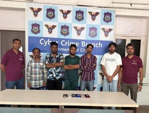 <p><span style="color: rgb(224, 62, 45);" data-mce-style="color: rgb(224, 62, 45);"><strong>અમદાવાદ સાયબર ક્રાઈમ બ્રાંચની મોટી સફળતા : </strong></span>ક્રિપ્ટો કરન્સીમાં રોકાણના નામે લાખોની છેતરપિંડી આચરતી આંતરરાજ્ય ગેંગના 6 આરોપી ઝડપાયા... </p>